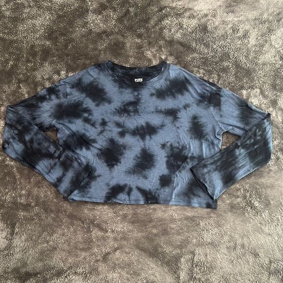 96. PINK Victoria’s Secret Tie Dye Oversized Long Sleeve Cropped Shirt Size S - Picture 1 of 9